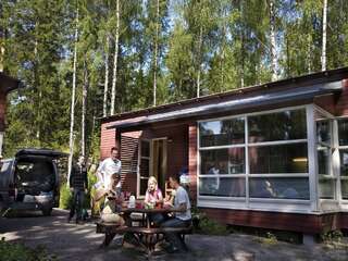 Кемпинги Rastila Camping Helsinki Хельсинки Коттедж с 2 спальнями-1